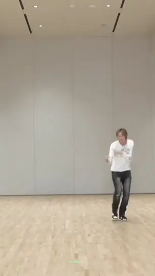 cortis 'redred' dance practice