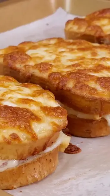 How a professional diner chef upgrades basic bread and eggs. 👨‍🍳🔥