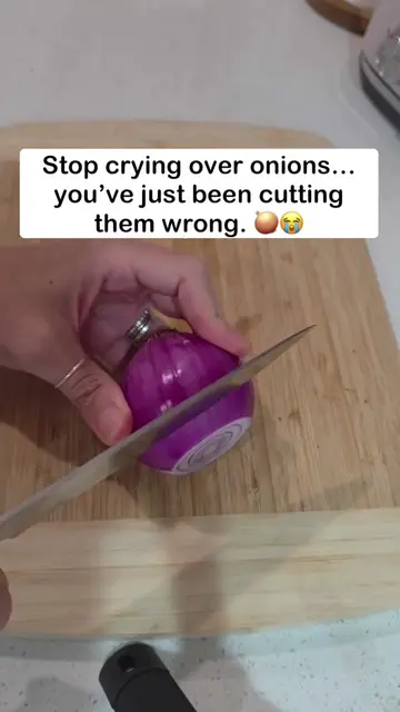 Stop crying over onions—you’ve just been cutting them wrong your whole life! 🧅😭 Leave the root…