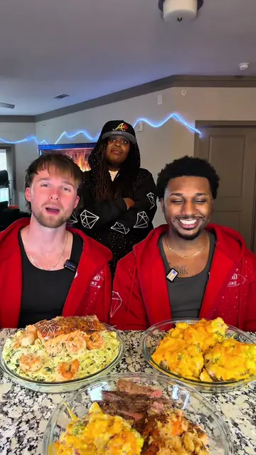 A mukbanger invited us in her home to rate her cooking 😳 di_”versity”Eats🌶️🍭✮🎧✮˚.⋆⋆｡ Stick around…