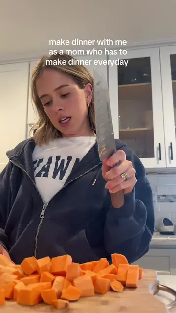 Let’s cook some dinner together🥩🍴I enjoyed my peace and quiet while it lasted😅
