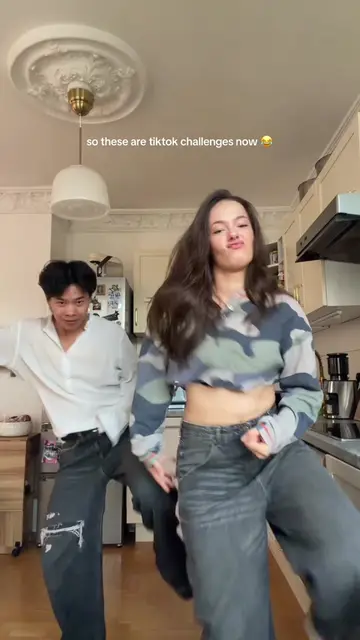 this is so funny 😂 Feng Yi Lu
